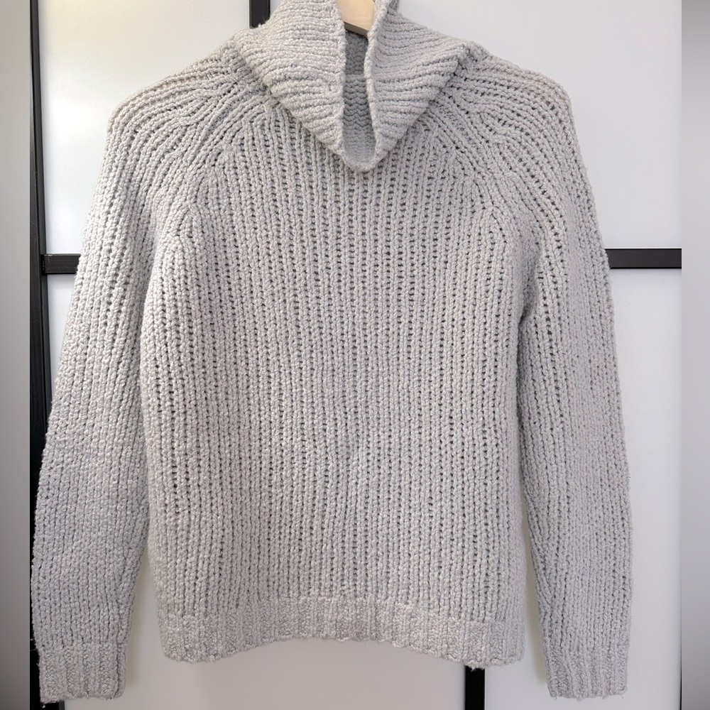 Brand New Banana Republic Sweater Gray